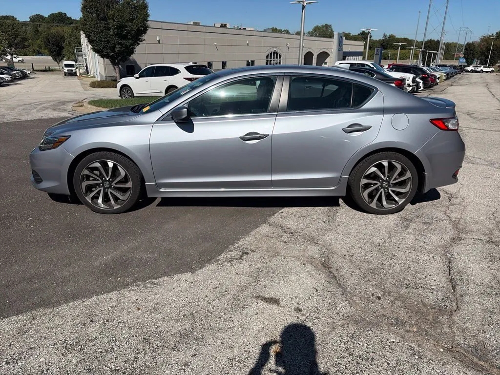 Acura ILX photo 8