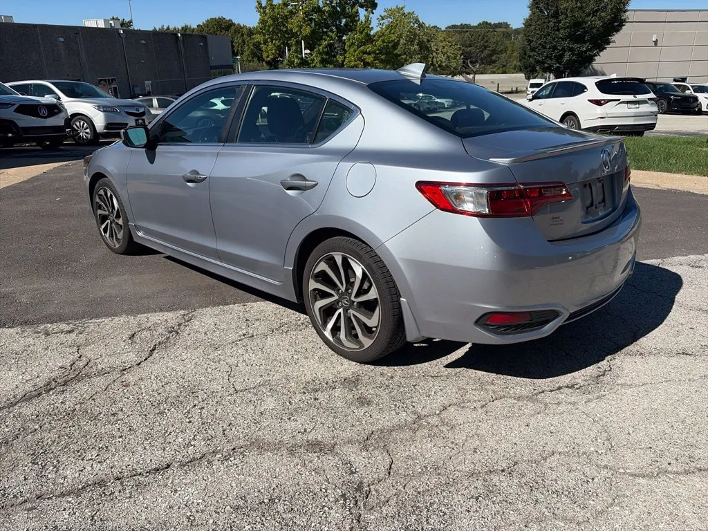 Acura ILX photo 7