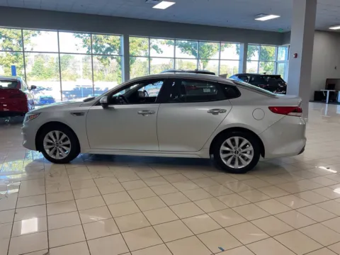 More photos of 2017 Kia Optima LX at Acura of Overland Park, KS