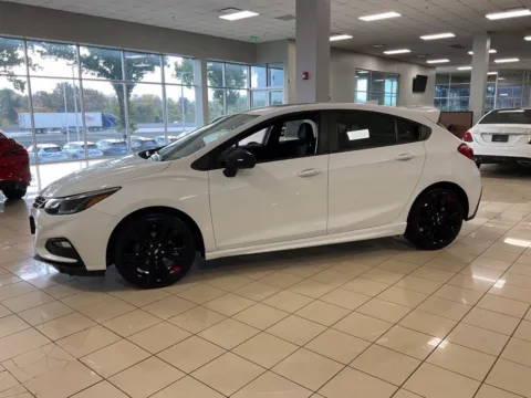 More photos of 2018 Chevrolet Cruze LT at Acura of Overland Park, KS