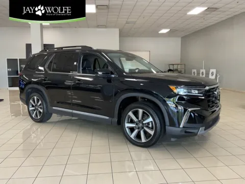 Black 2023 Honda Pilot Touring for sale in Overland Park, KS