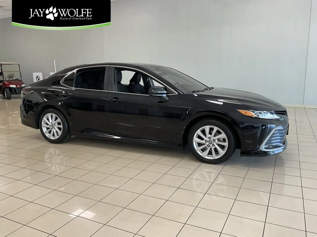Black 2023 Toyota Camry LE for sale in Overland Park, KS