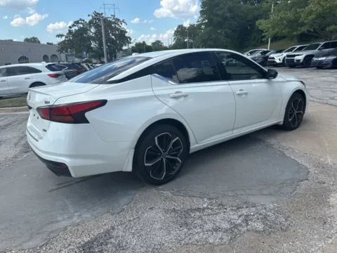More photos of 2023 Nissan Altima 2.5 SR at Acura of Overland Park, KS
