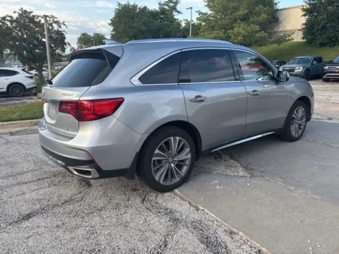 More photos of 2017 Acura MDX w/Technology Pkg at Acura of Overland Park, KS