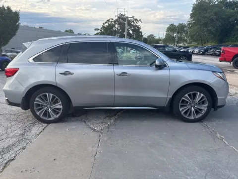 More photos of 2017 Acura MDX w/Technology Pkg at Acura of Overland Park, KS