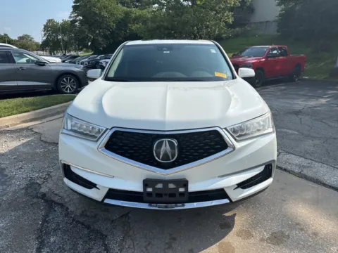 Photos of 2017 Acura MDX w/Technology Pkg for sale in Overland Park, KS at Acura of Overland Park