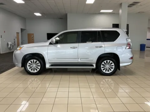 More photos of 2014 Lexus GX 460 at Acura of Overland Park, KS