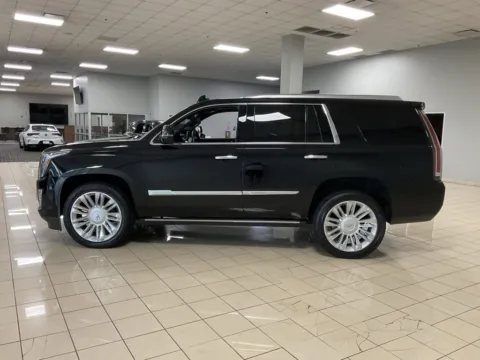 More photos of 2018 Cadillac Escalade Platinum at Acura of Overland Park, KS