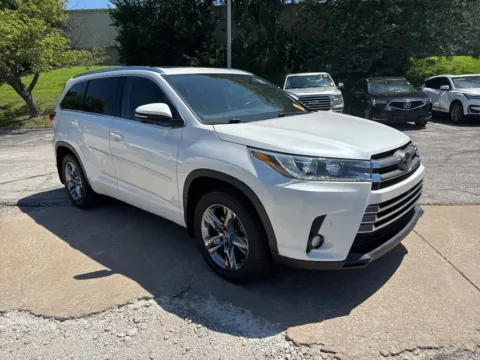 Another view of 2018 Toyota Highlander Limited Platinum for sale in Overland Park, KS at Acura of Overland Park