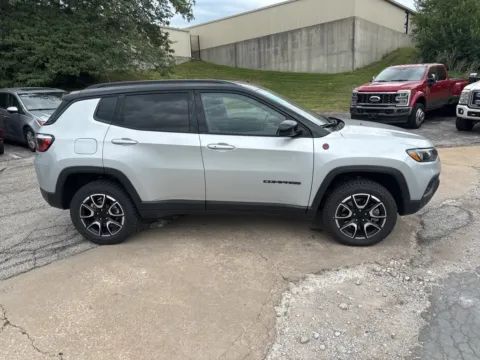 More photos of 2024 Jeep Compass Trailhawk at Acura of Overland Park, KS