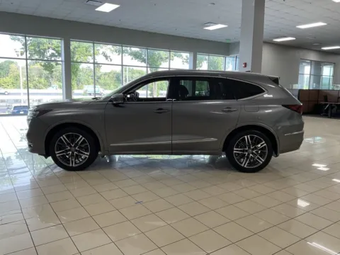 More photos of 2025 Acura MDX w/Advance Package at Acura of Overland Park, KS