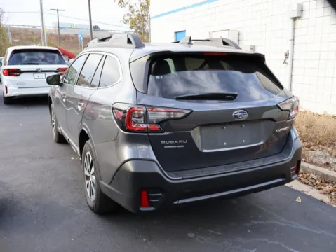 More photos of 2022 Subaru Outback Premium at Jay Wolfe Honda, MO