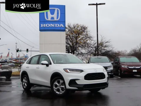 White 2024 Honda HR-V LX for sale in Kansas City, MO