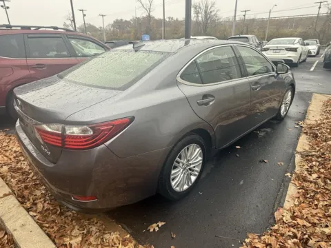 More photos of 2015 Lexus ES 350 at Jay Wolfe Honda, MO