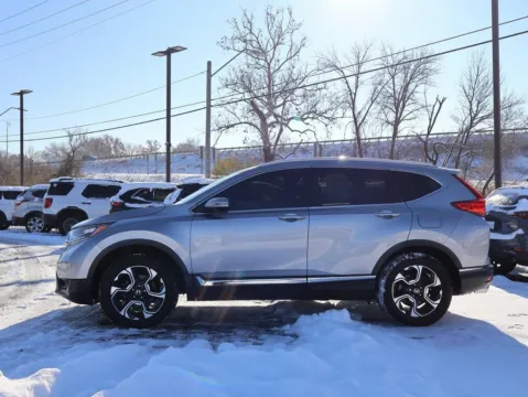 More photos of 2017 Honda CR-V Touring at Jay Wolfe Honda, MO