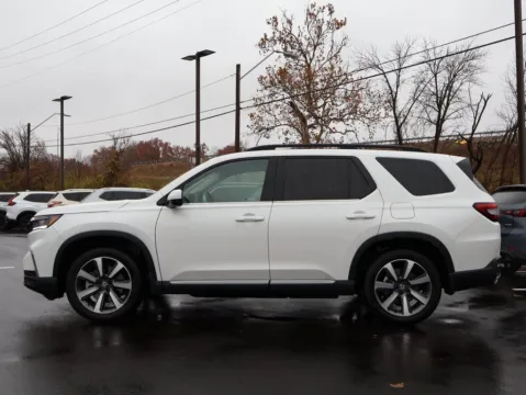 More photos of 2025 Honda Pilot Elite at Jay Wolfe Honda, MO