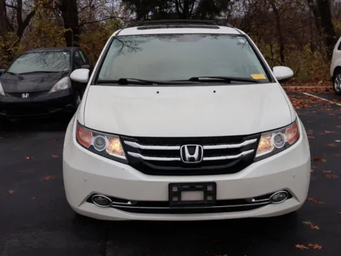 Photos of 2016 Honda Odyssey Touring Elite for sale in Kansas City, MO at Jay Wolfe Honda