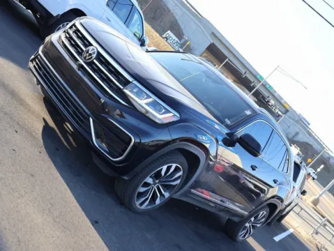 Another view of 2022 Volkswagen Atlas Cross Sport 3.6L V6 SEL Premium R-Line for sale in Kansas City, MO at Jay Wolfe Honda