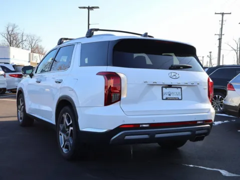More photos of 2023 Hyundai Palisade Limited at Jay Wolfe Honda, MO