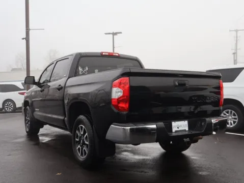 More photos of 2017 Toyota Tundra SR5 at Jay Wolfe Honda, MO