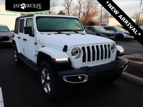 White 2018 Jeep Wrangler Unlimited Sahara for sale in Kansas City, MO