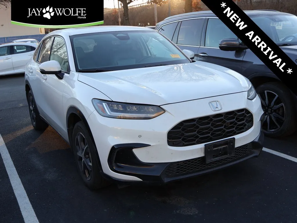 White 2023 Honda HR-V EX-L for sale in Kansas City, MO