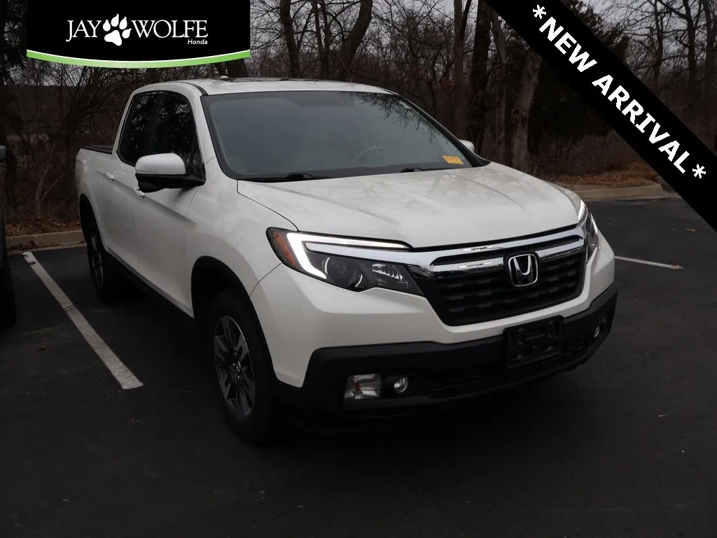 White 2019 Honda Ridgeline RTL-T for sale in Kansas City, MO