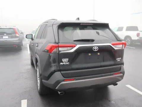 More photos of 2021 Toyota RAV4 Limited at Jay Wolfe Honda, MO