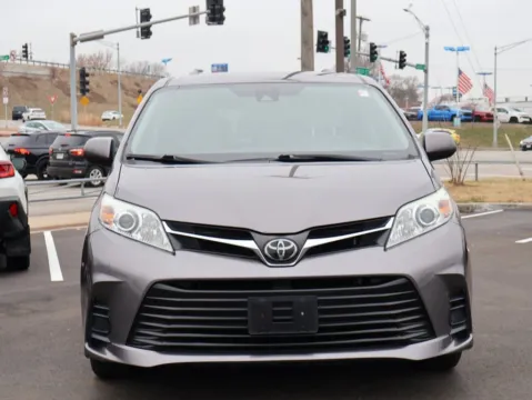 Photos of 2020 Toyota Sienna LE for sale in Kansas City, MO at Jay Wolfe Honda