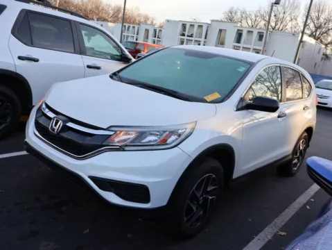 More photos of 2016 Honda CR-V SE at Jay Wolfe Honda, MO