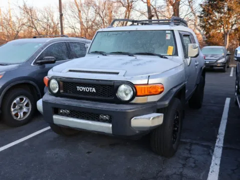 Another view of 2007 Toyota FJ Cruiser for sale in Kansas City, MO at Jay Wolfe Honda