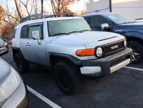 More photos of 2007 Toyota FJ Cruiser at Jay Wolfe Honda, MO