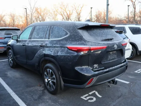 More photos of 2020 Toyota Highlander XLE at Jay Wolfe Honda, MO