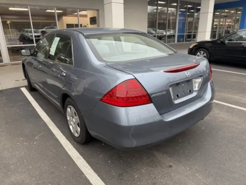 More photos of 2007 Honda Accord Sdn LX at Jay Wolfe Honda, MO