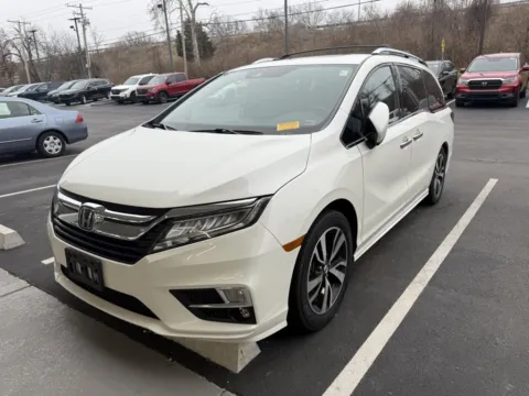 Another view of 2019 Honda Odyssey Elite for sale in Kansas City, MO at Jay Wolfe Honda