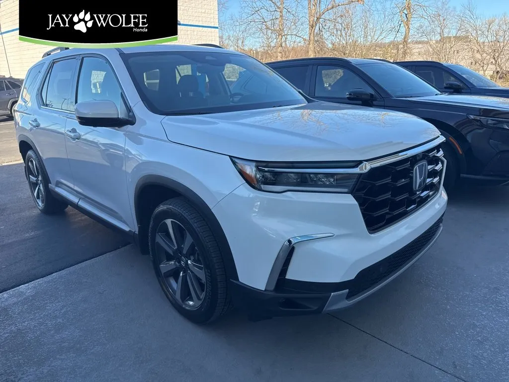 White 2025 Honda Pilot Elite for sale in Kansas City, MO