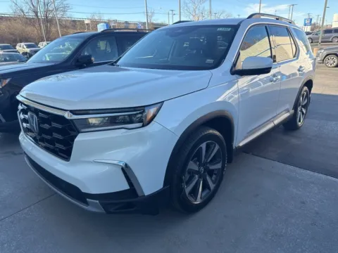 Photos of 2025 Honda Pilot Elite for sale in Kansas City, MO at Jay Wolfe Honda