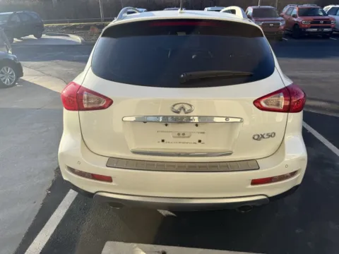 More photos of 2017 INFINITI QX50 at Jay Wolfe Honda, MO