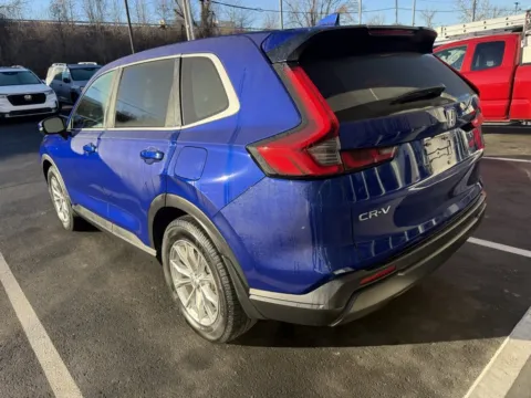 More photos of 2023 Honda CR-V EX-L at Jay Wolfe Honda, MO