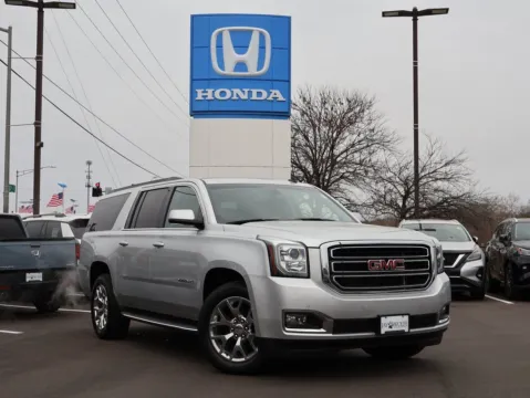 Silver 2015 GMC Yukon XL SLE for sale in Kansas City, MO
