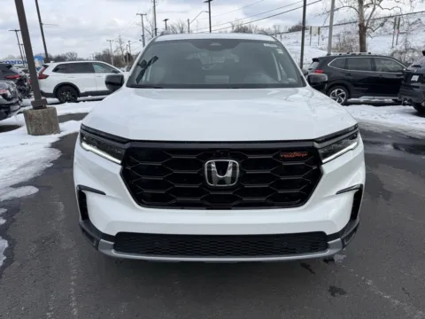 Photos of 2025 Honda Pilot TrailSport for sale in Kansas City, MO at Jay Wolfe Honda