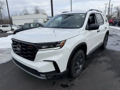 Another view of 2025 Honda Pilot TrailSport for sale in Kansas City, MO at Jay Wolfe Honda