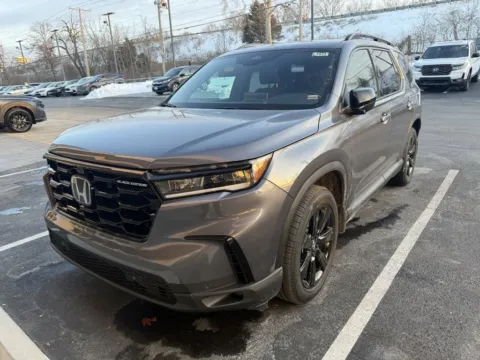 Another view of 2025 Honda Pilot Black Edition for sale in Kansas City, MO at Jay Wolfe Honda
