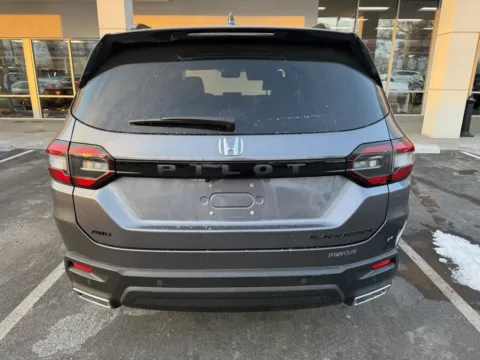 More photos of 2025 Honda Pilot Black Edition at Jay Wolfe Honda, MO