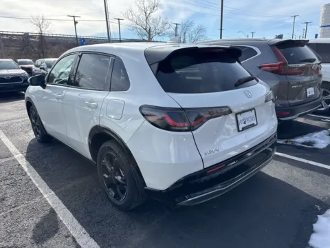 More photos of 2023 Honda HR-V EX-L at Jay Wolfe Honda, MO