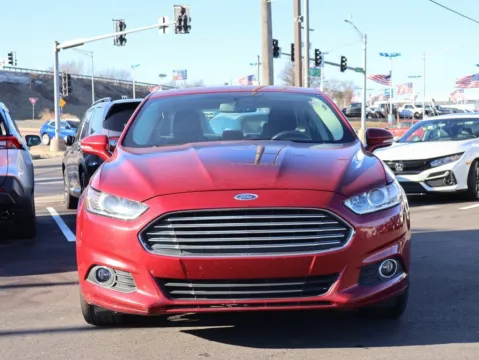 Photos of 2016 Ford Fusion SE for sale in Kansas City, MO at Jay Wolfe Honda