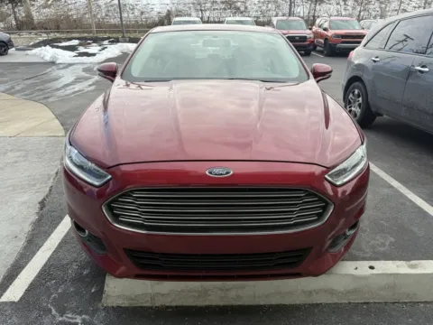 Photos of 2016 Ford Fusion SE for sale in Kansas City, MO at Jay Wolfe Honda