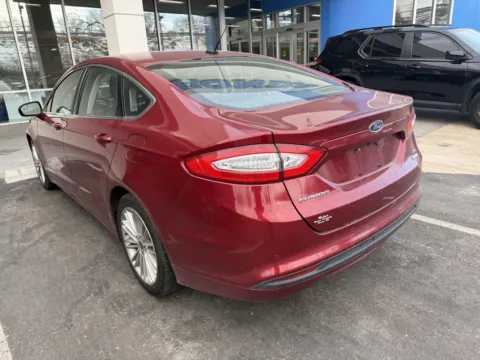 More photos of 2016 Ford Fusion SE at Jay Wolfe Honda, MO