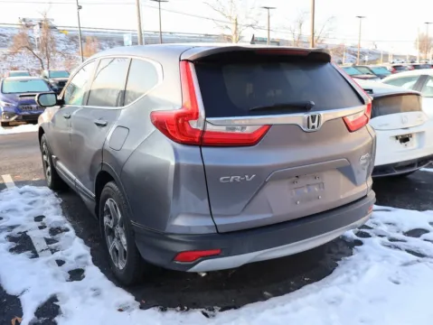 More photos of 2017 Honda CR-V EX at Jay Wolfe Honda, MO