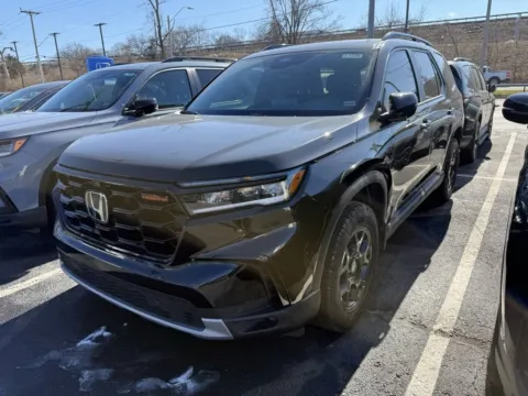 Another view of 2025 Honda Pilot TrailSport for sale in Kansas City, MO at Jay Wolfe Honda